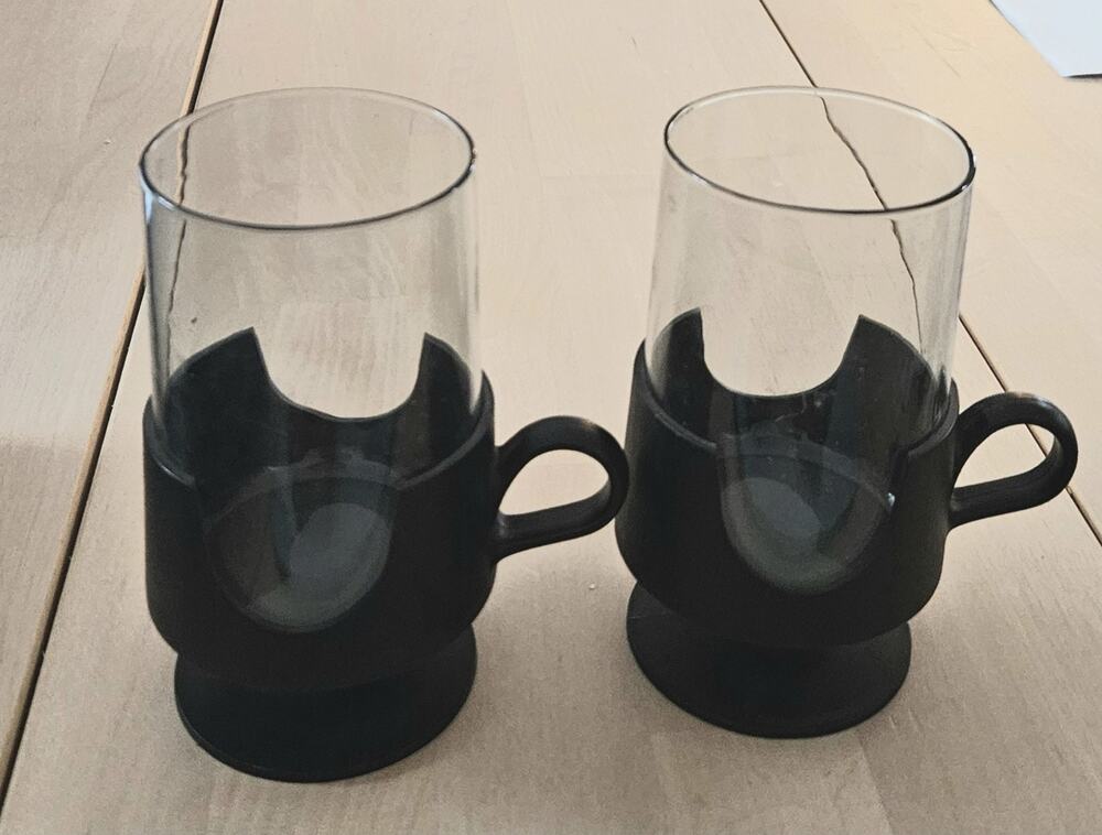 Vintage Pair Of 2 MCM Corning Glas-Snap 8oz Tumblers Black Base Lightweight
